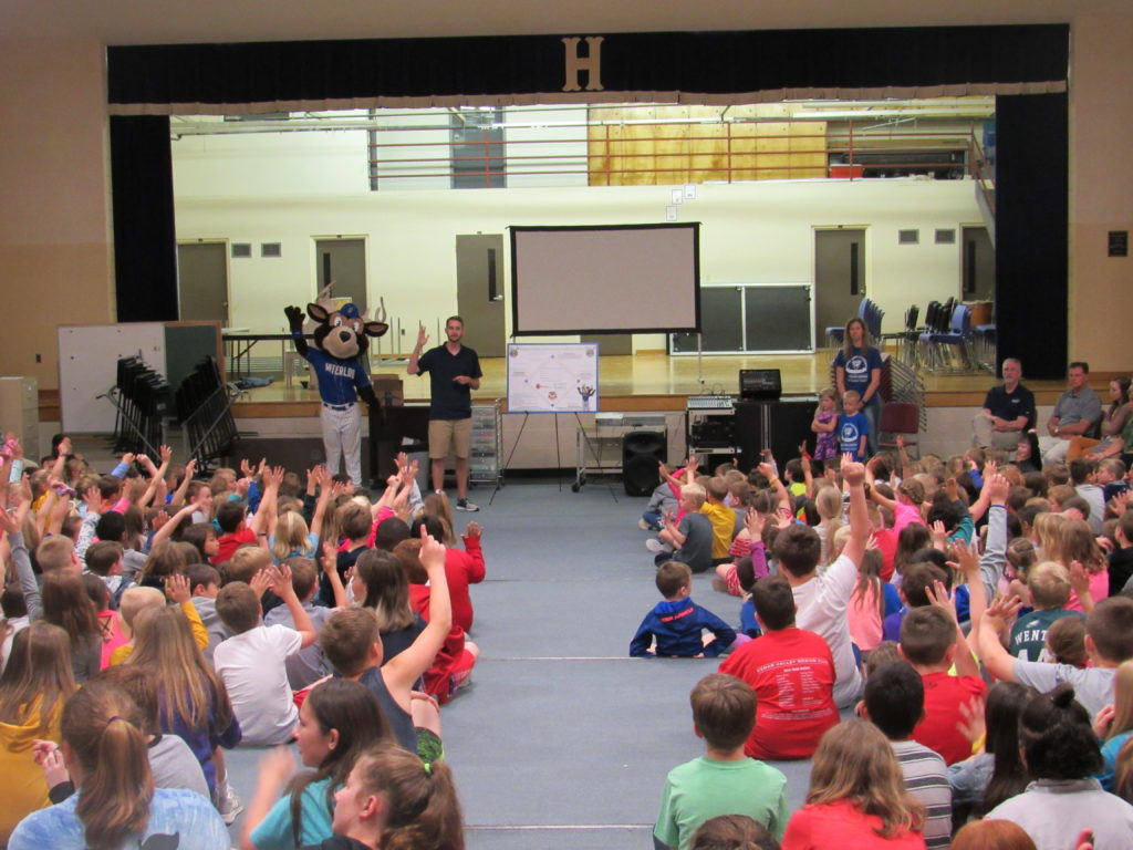 Waterloo Bucks Summer Reading Program hold assembly for elementary students to read in the summer.