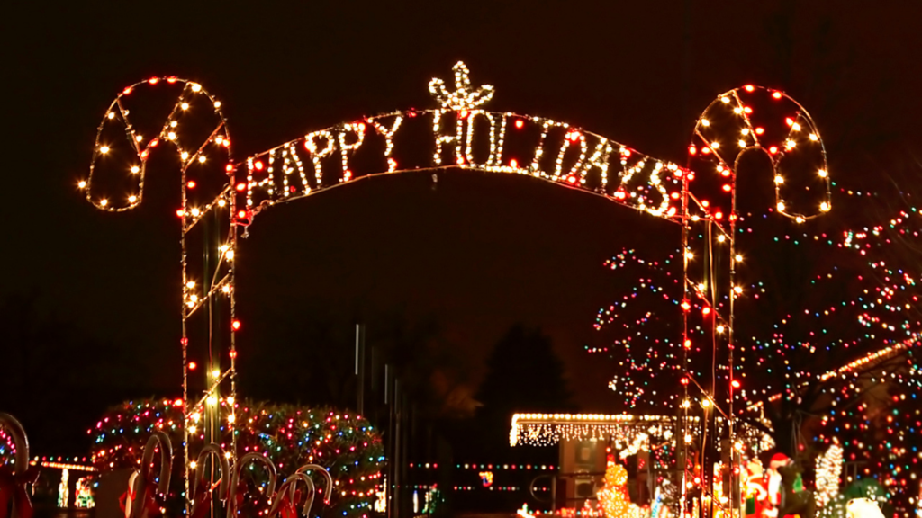 Best Plac3s Near Cedar Falls For Christmas Lights 2022 Holiday Light Displays In The Cedar Valley - Live The Valley